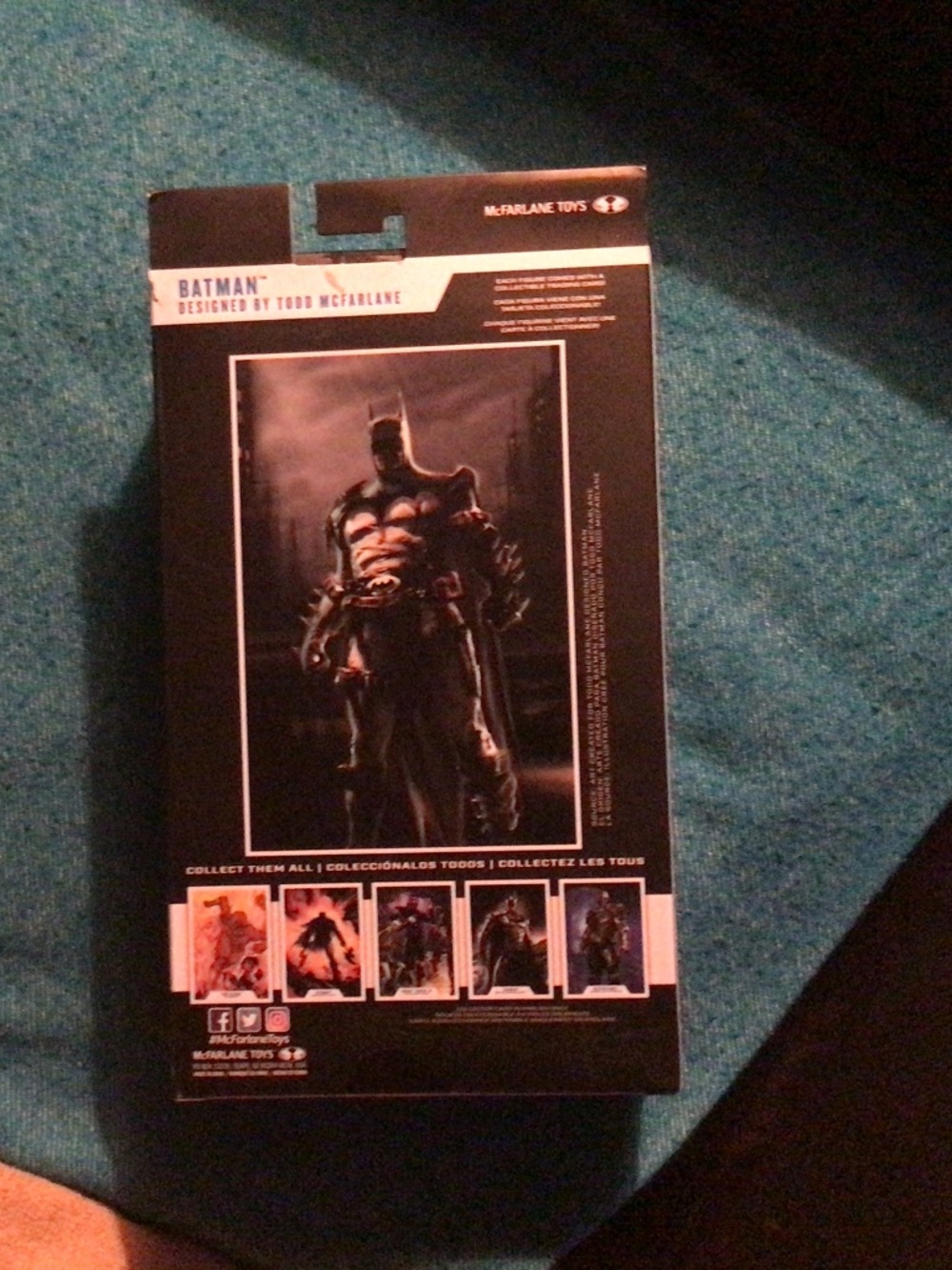 DC Multiverse Batman - Picture 2 of 2